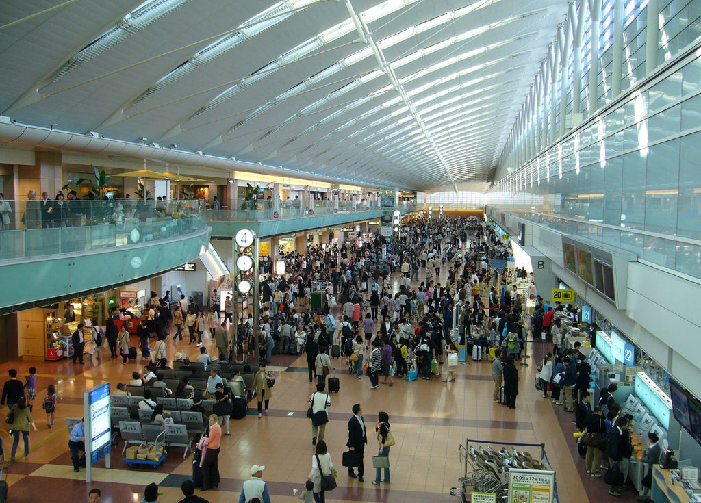 羽田空港国内線ターミナル駅の太陽の塔で待ち合わせ 迷いたくない人はチェック Jptrp Com