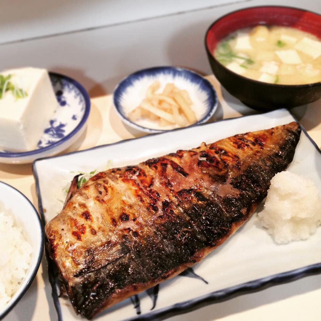 メニューは「鯖の一枚焼き定食」のみ！100万人以上が愛した福岡の名店「真」 - JPTRP.COM