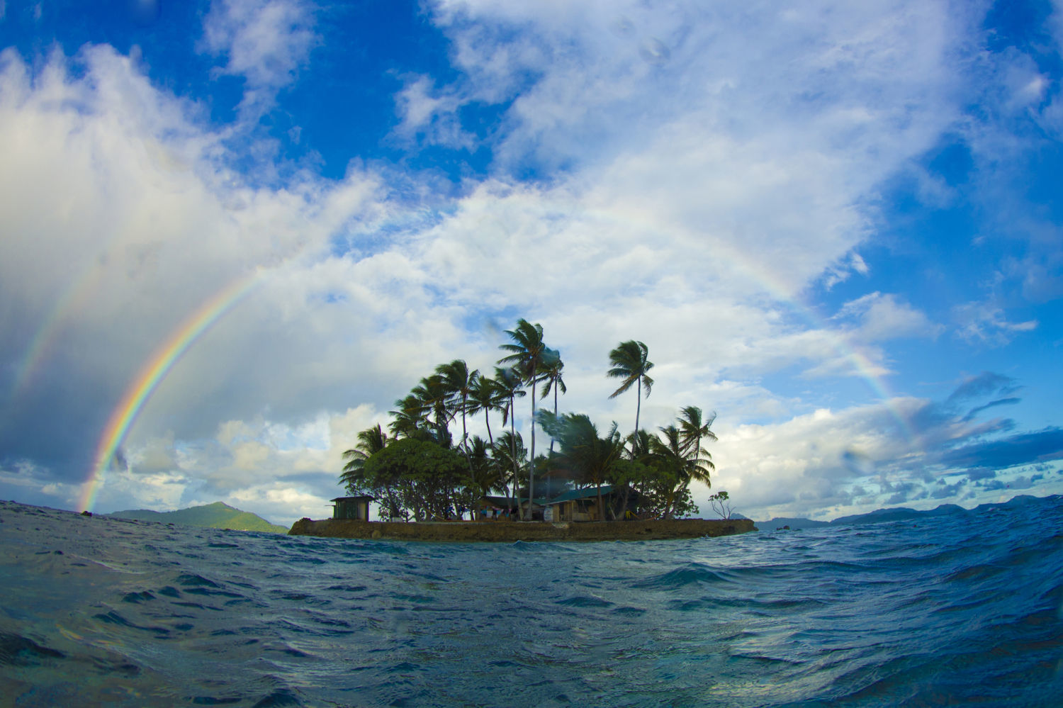 180度の虹がかかる島 ジープ島は奇跡の楽園だった Jptrp Com