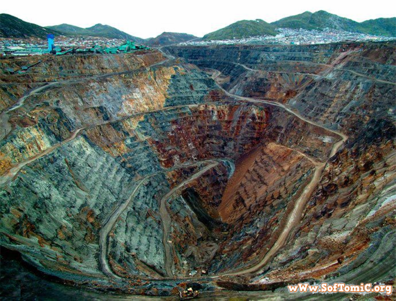 家を穴に飲み込まれた住人は半数以上 ペルーの鉱山にある巨大穴が不気味すぎる Jptrp Com