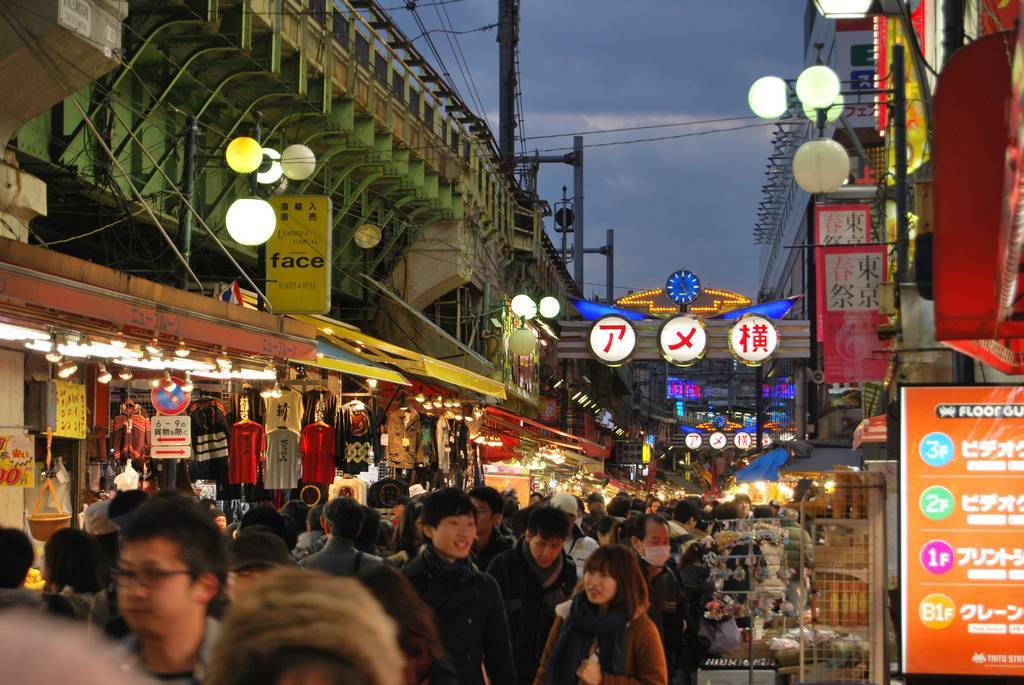 歩き アメ横 食べ 上野アメ横で食べ歩きにおすすめの店！いちご飴や韓国フード、中国屋台グルメ、ケバブなど