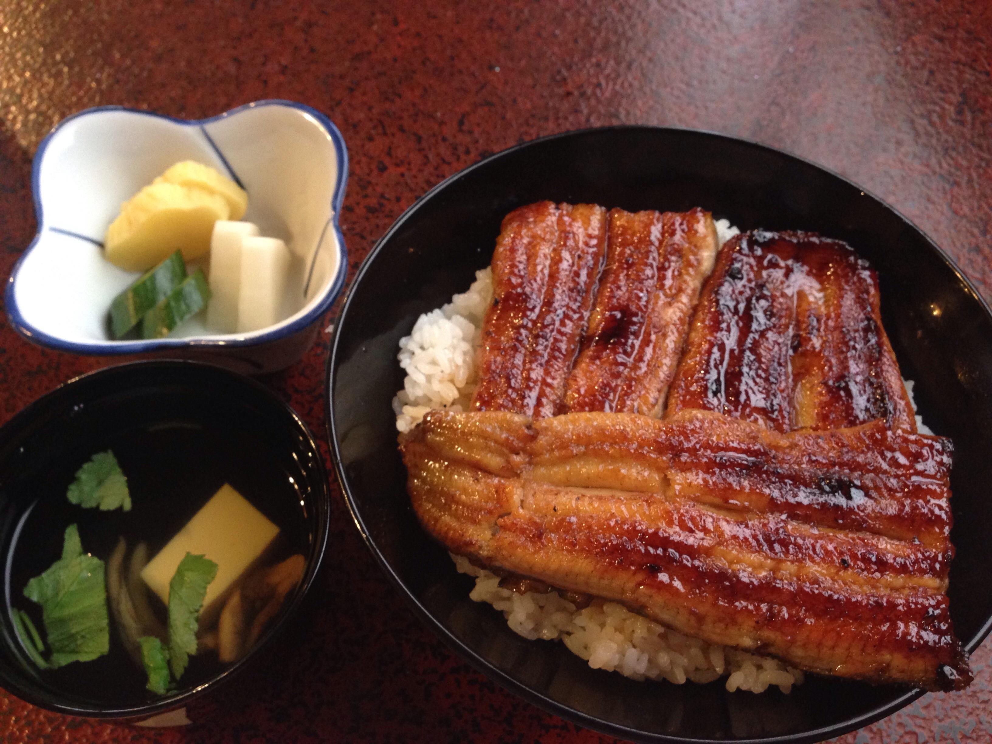 三島駅周辺のうなぎ店15選。脂がのったジューシーな味を並んでも食べたい。 - JPTRP.COM