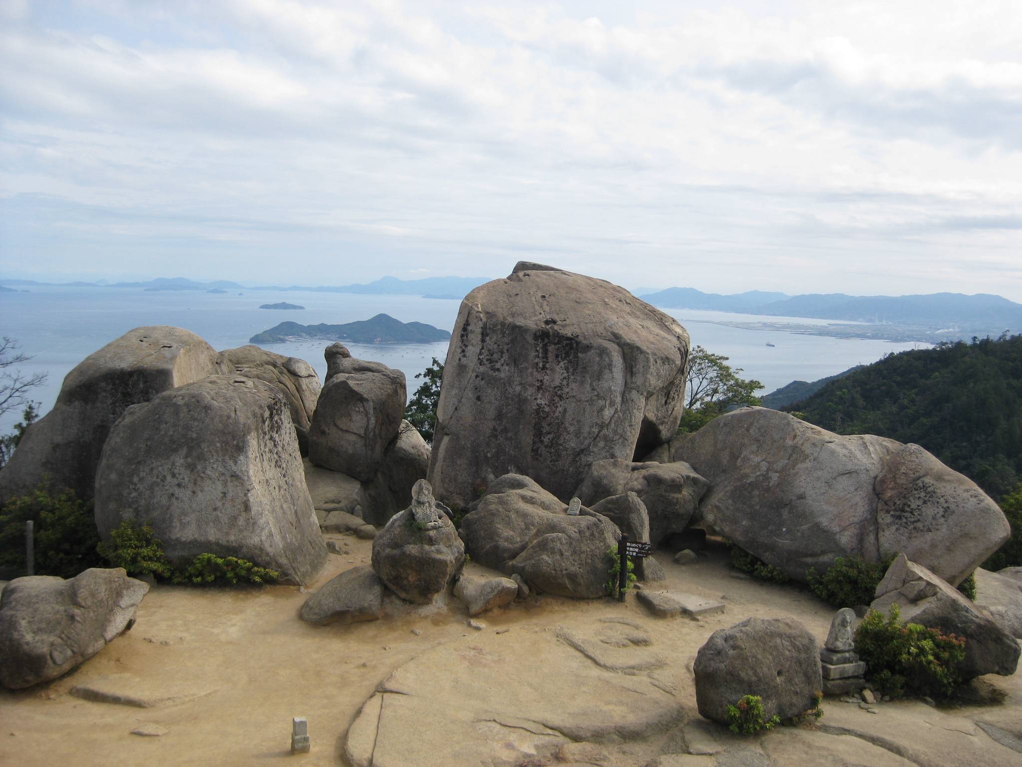 弥山は七不思議が眠る山 世界遺産で不思議体験 Jptrp Com