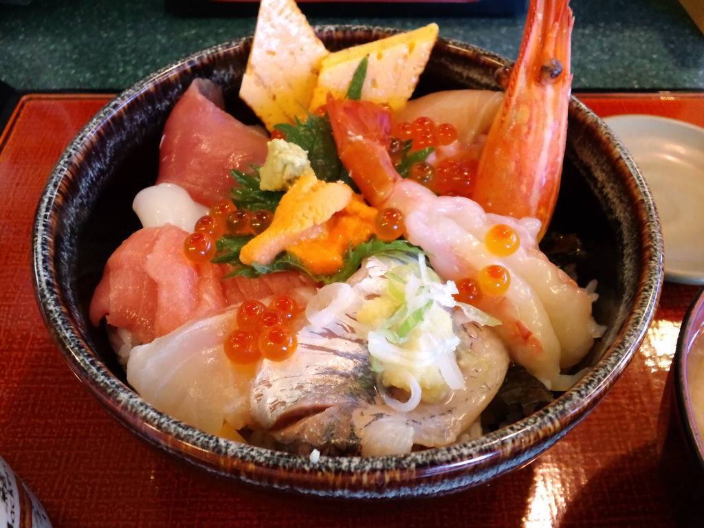 函館で海鮮丼を食べるならおすすめのお店15選 これぞ海の宝石箱 Jptrp Com