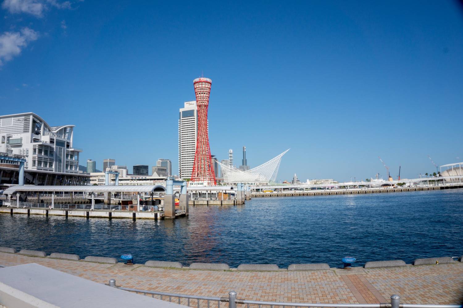 メリケンパークをご紹介 神戸港でショッピングにクルーズも楽しめて大満足 Jptrp Com